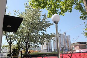 WITH U Hotel & Guesthouse