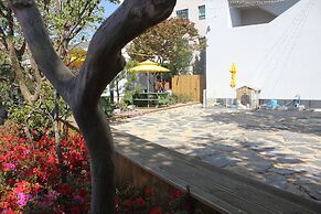 WITH U Hotel & Guesthouse