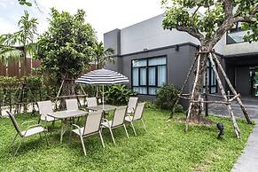 Cresco Hotel Buriram