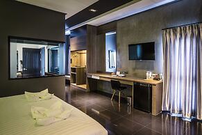 Cresco Hotel Buriram