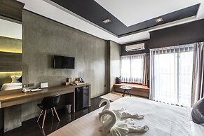 Cresco Hotel Buriram