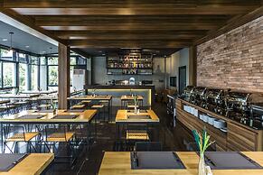 Cresco Hotel Buriram