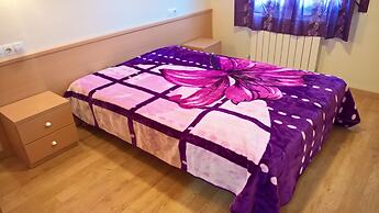 Apartamentos Pantebre 3000