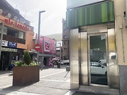 Apartamentos Pantebre 3000