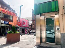 Apartamentos Pantebre 3000