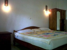 Padang Lovina Sea Side Cottage
