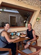 Hostal Tunich Naj & Hotel