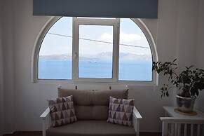 Acrothea Suites & Villas