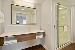 Hampton Inn & Suites-Seattle Woodinville WA