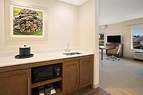 Hampton Inn & Suites-Seattle Woodinville WA