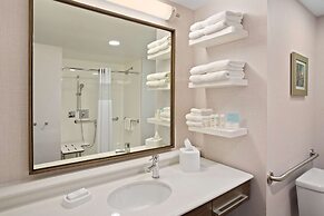 Hampton Inn & Suites-Seattle Woodinville WA