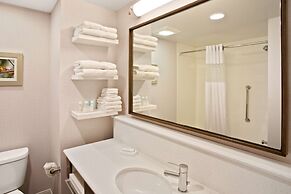 Hampton Inn & Suites-Seattle Woodinville WA