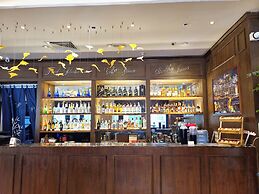 Thang Long Opera Hotel