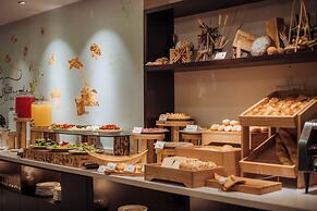 Thang Long Opera Hotel