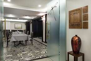 Thang Long Opera Hotel