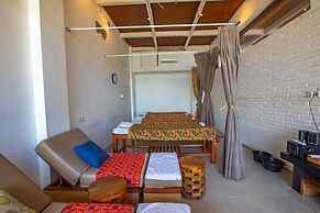 Gili Sands Hotel & Bar