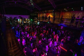 Gili Sands Hotel & Bar