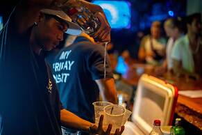 Gili Sands Hotel & Bar