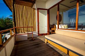 Gili Sands Hotel & Bar