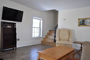 Holman's Heritage Suites