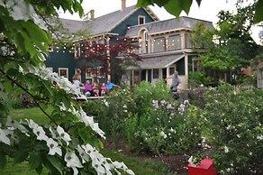 Holman's Heritage Suites