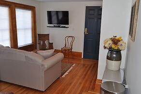 Holman's Heritage Suites