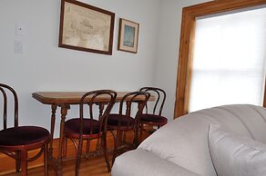 Holman's Heritage Suites