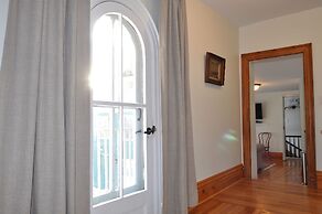 Holman's Heritage Suites