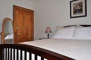 Holman's Heritage Suites