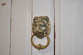 Holman's Heritage Suites