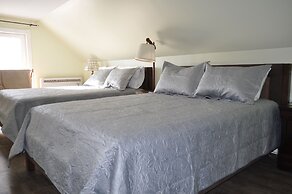 Holman's Heritage Suites