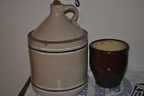 Holman's Heritage Suites