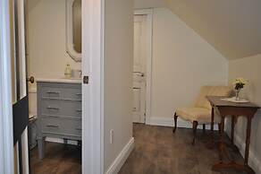 Holman's Heritage Suites