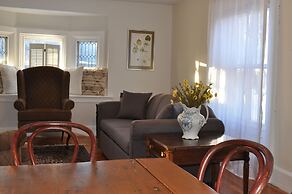 Holman's Heritage Suites