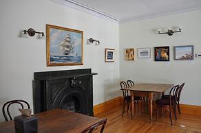 Holman's Heritage Suites