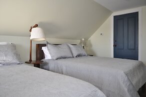 Holman's Heritage Suites