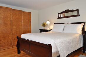 Holman's Heritage Suites