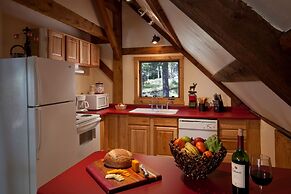 Cottam's Lodge by Alpine Village Suites