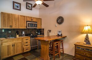 Cottam's Lodge by Alpine Village Suites