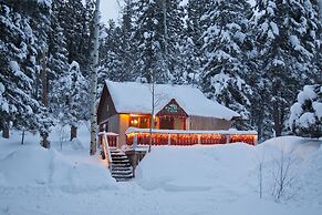 Cottam's Lodge by Alpine Village Suites