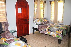 Cabinas Mansión Tropical Quepos