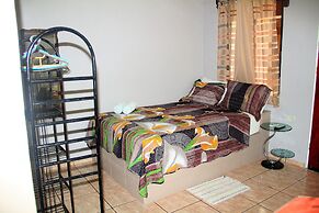 Cabinas Mansión Tropical Quepos