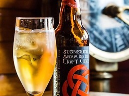 The Beach Day's Bar & B&B