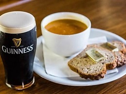 The Beach Day's Bar & B&B