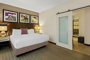 Sonesta Hotel Baltimore Inner Harbor