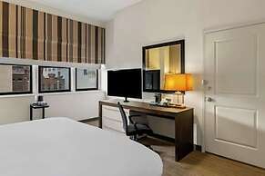 Sonesta Hotel Baltimore Inner Harbor
