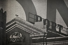 Sonesta Hotel Baltimore Inner Harbor