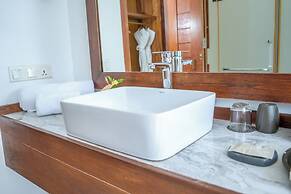 Kudafushi Resort and Spa