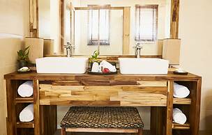 Kudafushi Resort and Spa