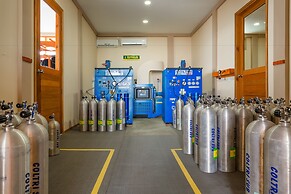 Kudafushi Resort and Spa